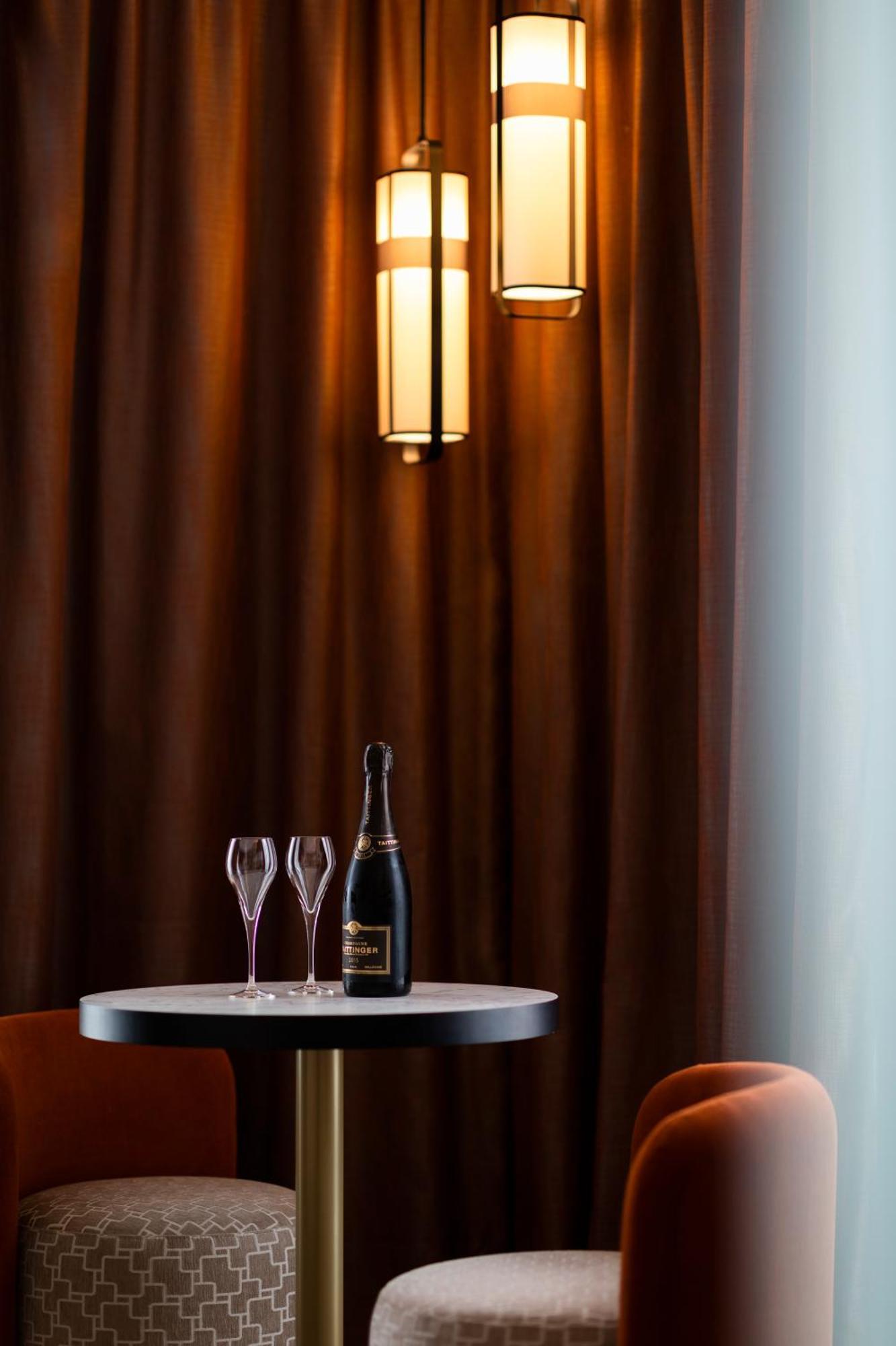 Le Continental Hotel